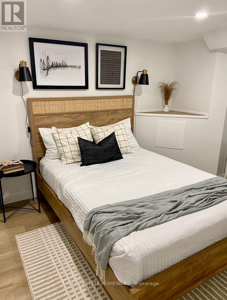 Bsmt Room 2 53 Stamford Square S