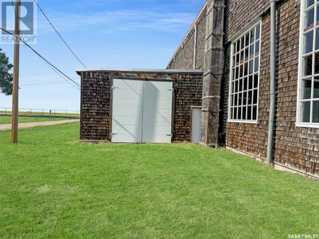 Hanger 1