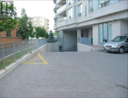 Parking 906 Sheppard Ave W, Toronto, ON M3H2T5 Photo 1